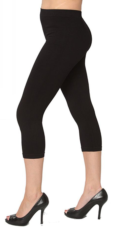 Women's Seamless Ribbed Capri Leggings - Black